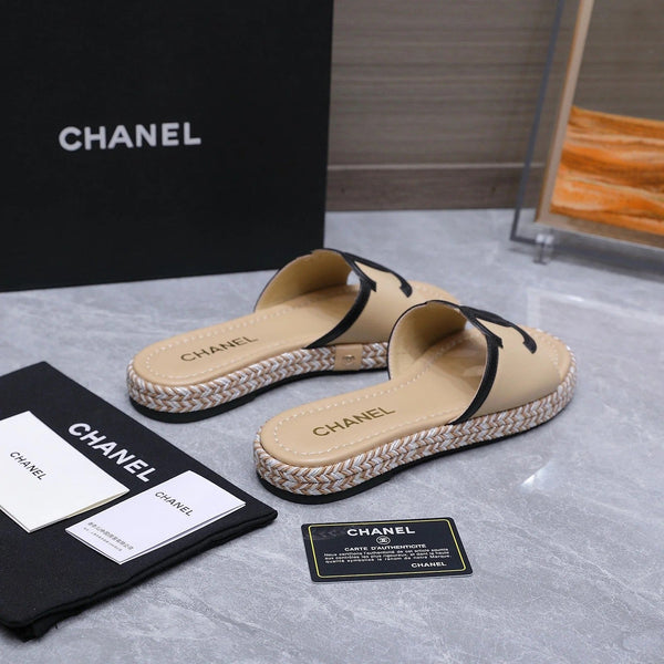 CC 2026 Slippers Beige Sheepskin 758401