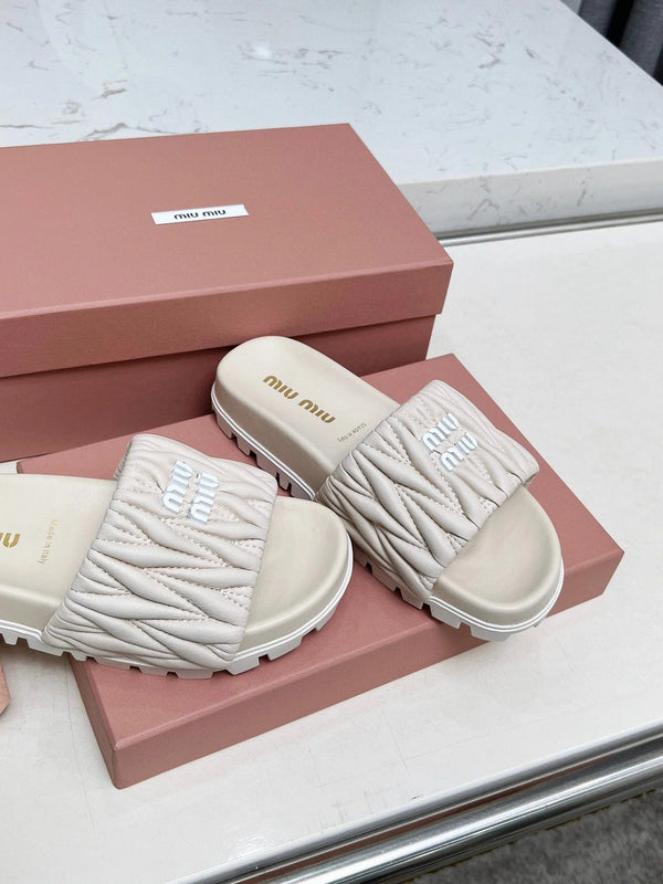 Miu 2026 Embroidered Slipper Sheepskin 935601