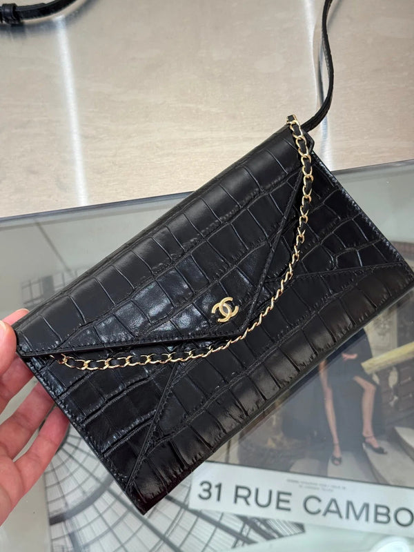 CC 2026 Clutch With Strap 21.5cm Crocodile-embossed Calfskin