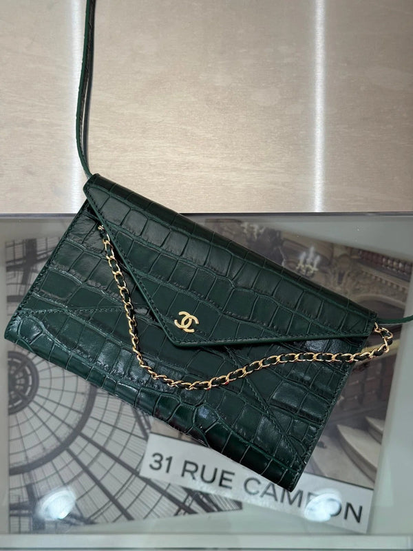 CC 2026 Clutch With Strap 21.5cm Crocodile-embossed Calfskin