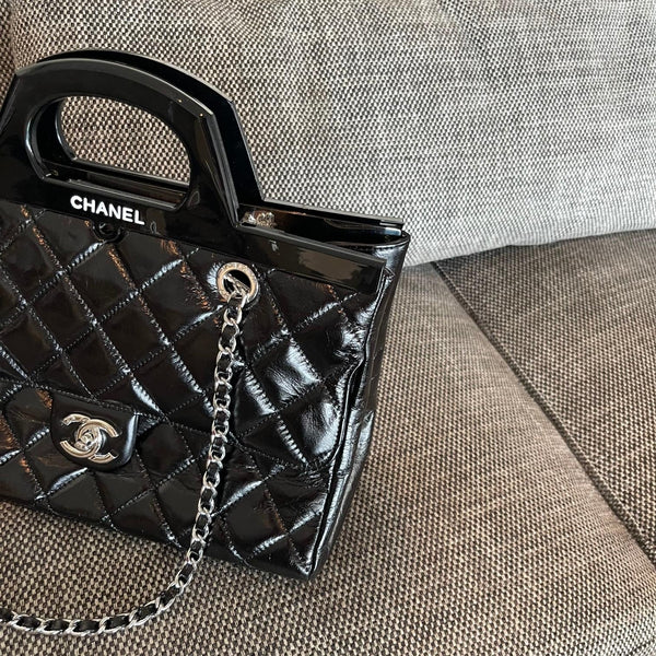 CC 2026 Delivery Tote Bag 30cm Black Glossy Calfskin