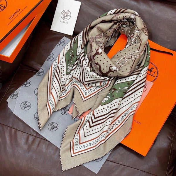 HM 26s Printed Square Scarf 140 In Cashmere And Silk 307281