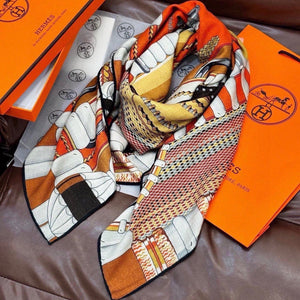 HM 26s Printed Square Scarf 140 In Silk 309332