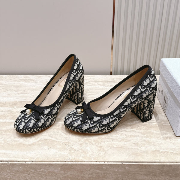 CD 26s Block Heel Pumps 7cm White Black Oblique Canvas 121657