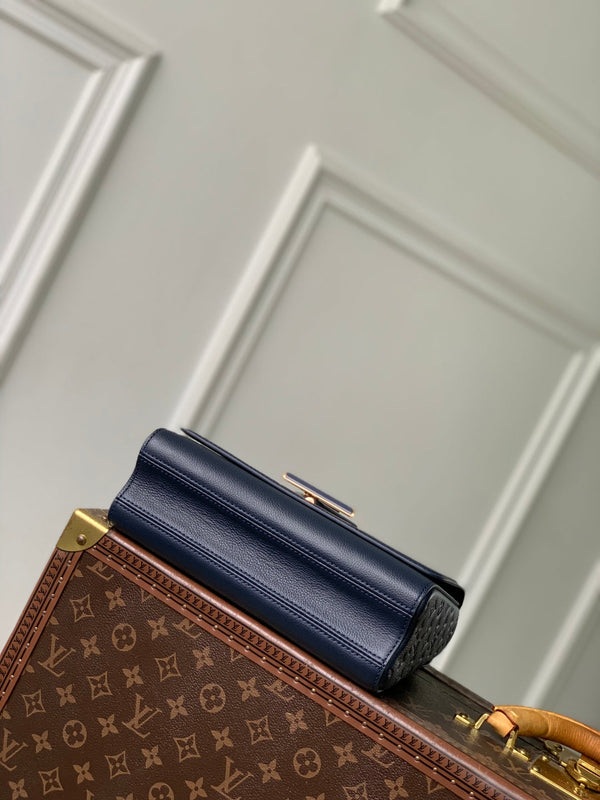 Twist MM Slim 23cm Dark Blue Calfskin 251410