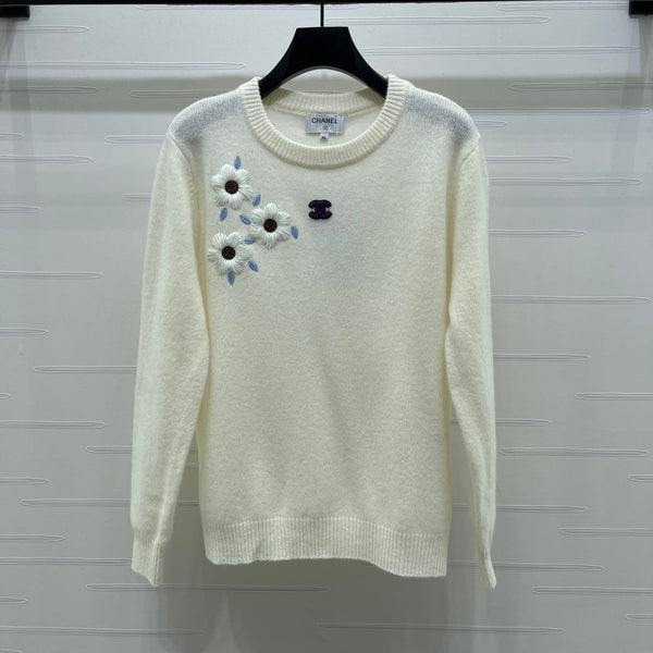 Chanel Floral Patterns White Cream Sweater Embroidered 340996