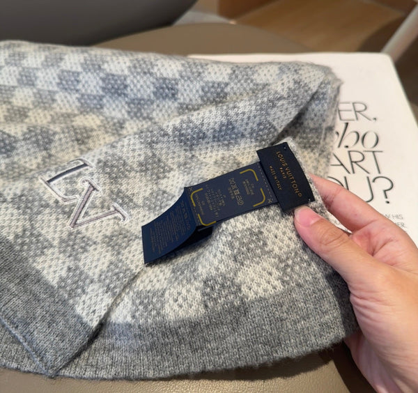 LV Couple's Style Scarf 180cm Gray Knitted Cashmere 973385