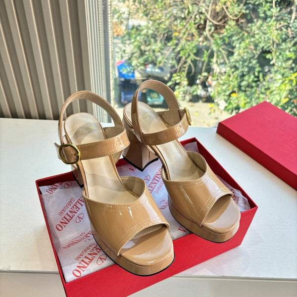 Valentino Fawcette Platform Sandal Beige Patent Leather 702277
