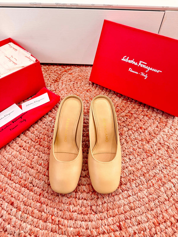Ferragamo Salvatore Mule Beige Sheepskin 760453