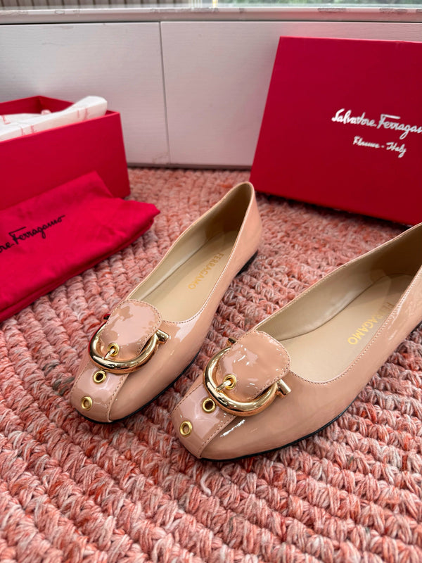 Ferragamo Gancini Ballet Flat Light Pink Patent Leather 760471