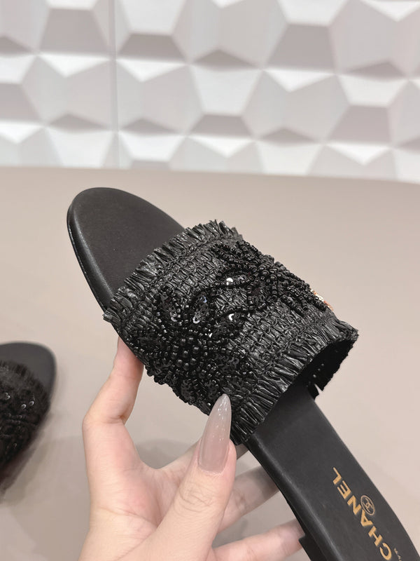 CC 26s Flat Sandals Black Straw Leather 613263