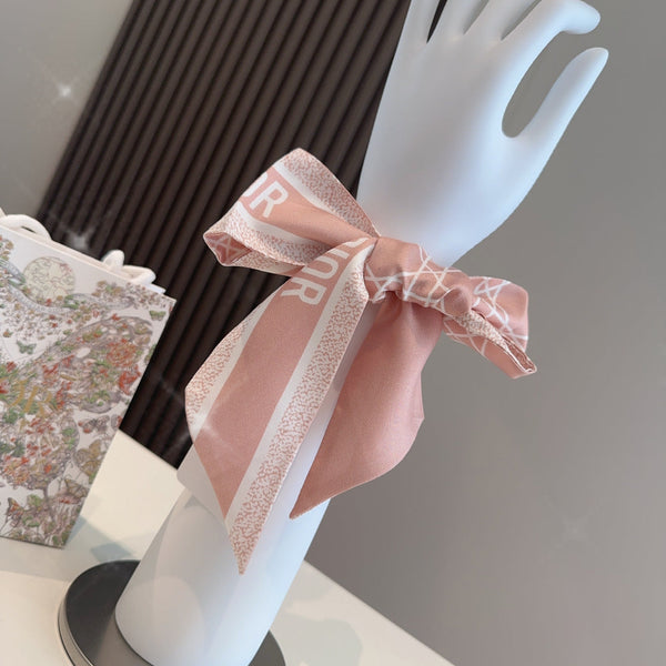 CC Twilly Mini Scarf 120cm Light Pink Mulberry Silk 945733