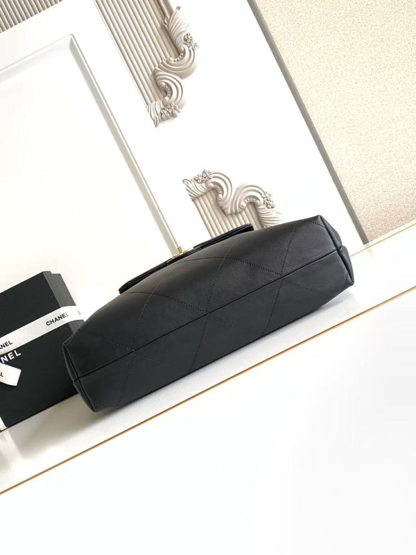 CC 2025 Bag 28cm Black Gold Calfskin