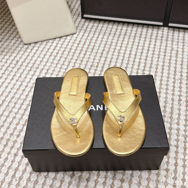 CC 26ss Flip-Flops Gold Metalic Sheepskin 653600