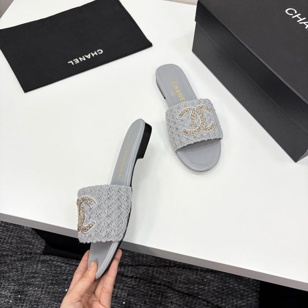 CC 25 Doubble Chain Embroidered Slippers Grey Fabric And Sheepskin 352494