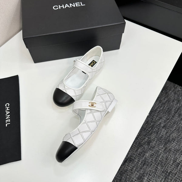 CC25 Mary Janes White Black Cowhide 352504