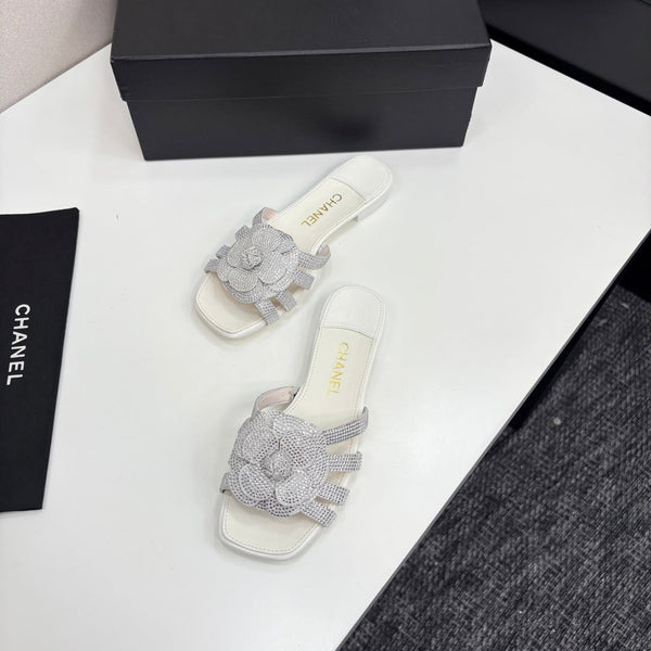 CC 25 Camellia Open Flat Mule Silver Stone Grain And Sheepskin 368852