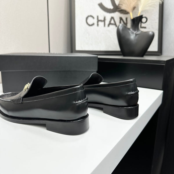 CC SS 2026 Pre Loafer Black Calfskin 630471