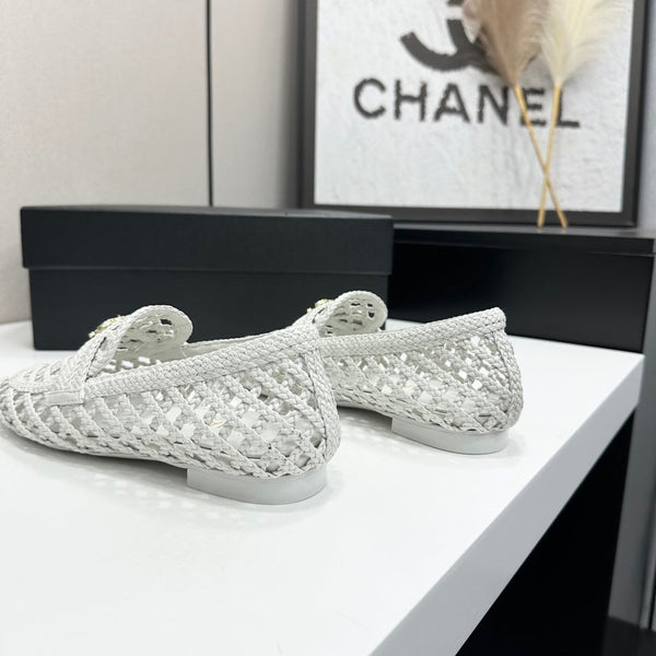 CC Pre 2026 Moccasin White Woven Sheepskin 817677