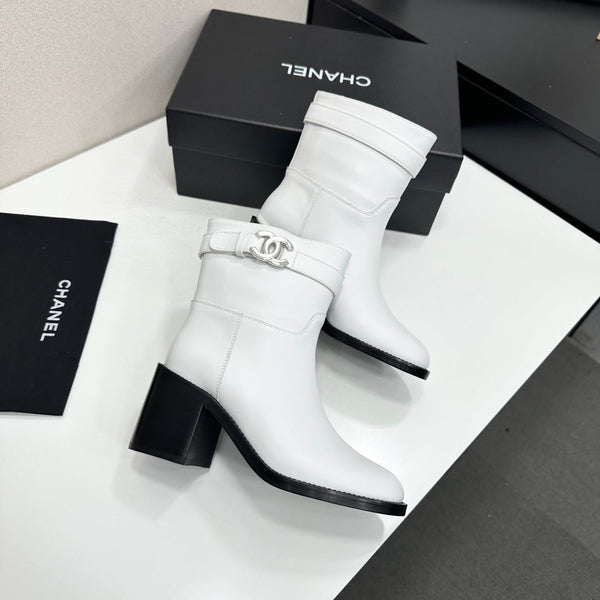 CC FW 2026 Ankle Boot White Cowhide 925670