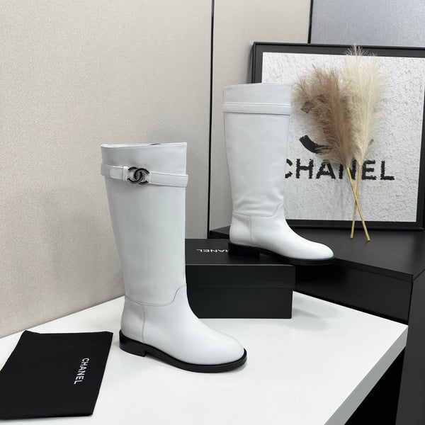 CC FW 2026 Long Flat Boot White Cowhide 925677