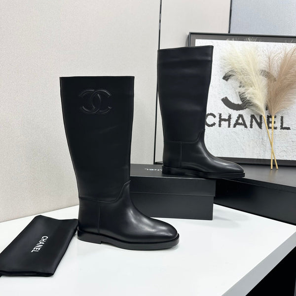 CC 26S Embossed Logo Jumping Boots 3cm Black Leather 109267