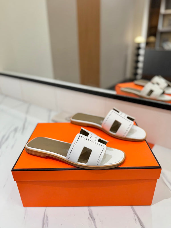 HM Oran Sandal White Perforate Cowhide 294876