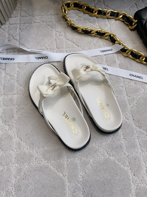 CC 26s Bow Thong Sandals White Lambskin 723724