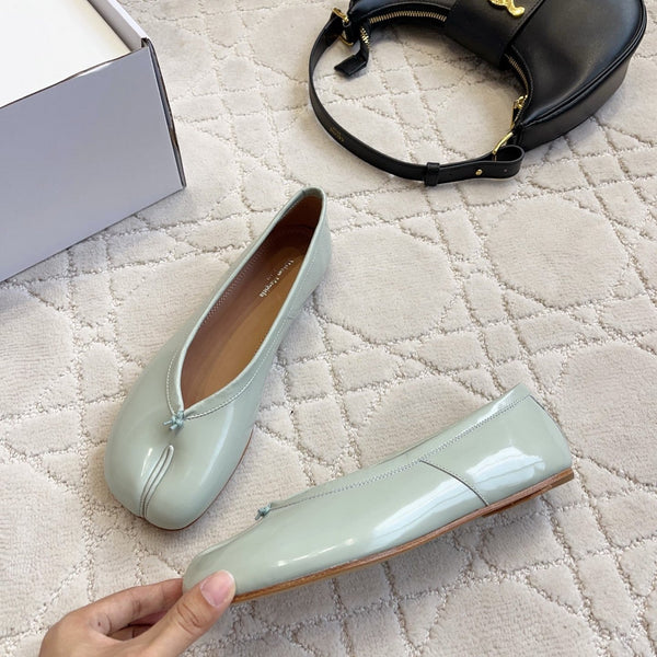 MM Tabi Shoes Flat Pale Mint Patent Leather 808645