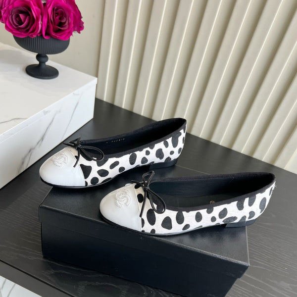 CC 26s Ballet Flat Black White Horsehair 850771