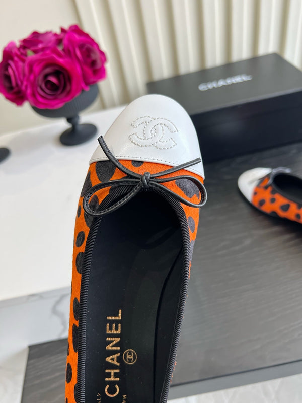 CC 26s Ballet Flat Black Orange Horsehair 850774