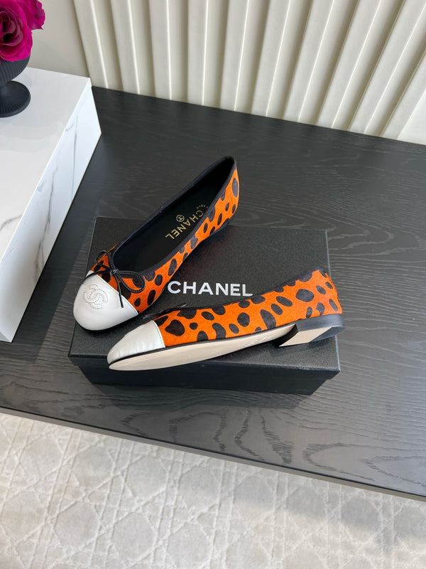 CC 26s Ballet Flat Black Orange Horsehair 850774