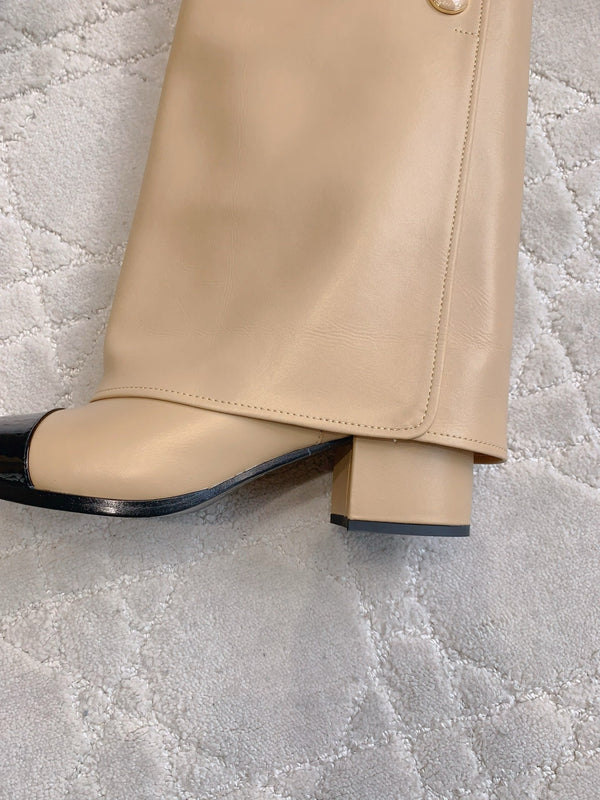 CC 25 Buttoned Boot Beige Calfskin 516648