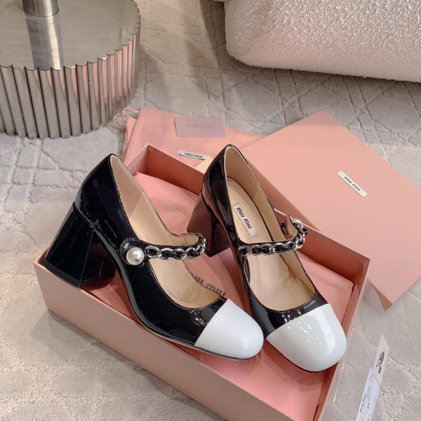 Miu Bicolor Cap-Toe Pump 7.5cm Black White Patent Leather 724260