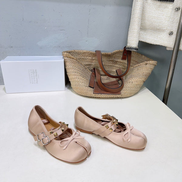 MM Strappy Split-Toe Ballerina Beige Satin 893692