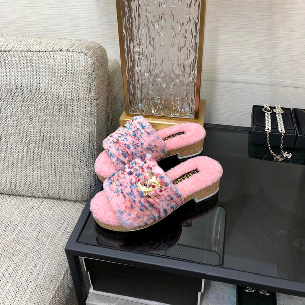 CC 26s Slippers Pink Mix Blue Red Fleece Wool 970120