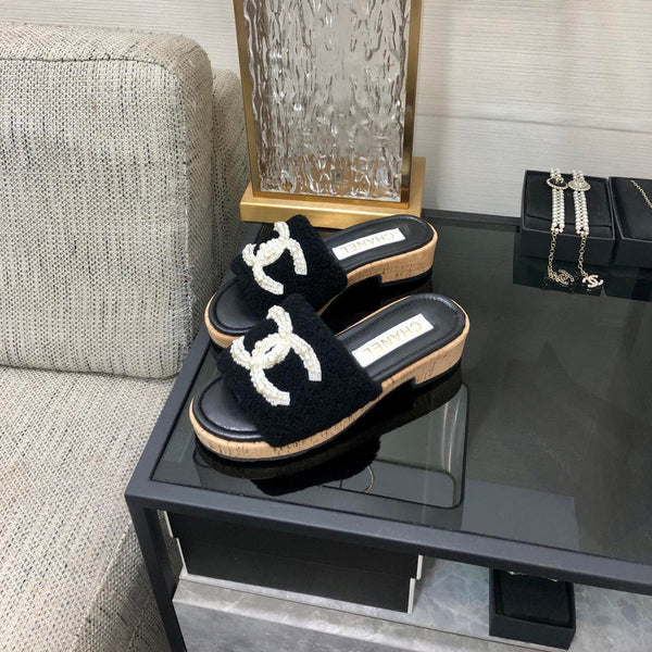 CC Pearl Plush Slides Black Wool Leather 970127