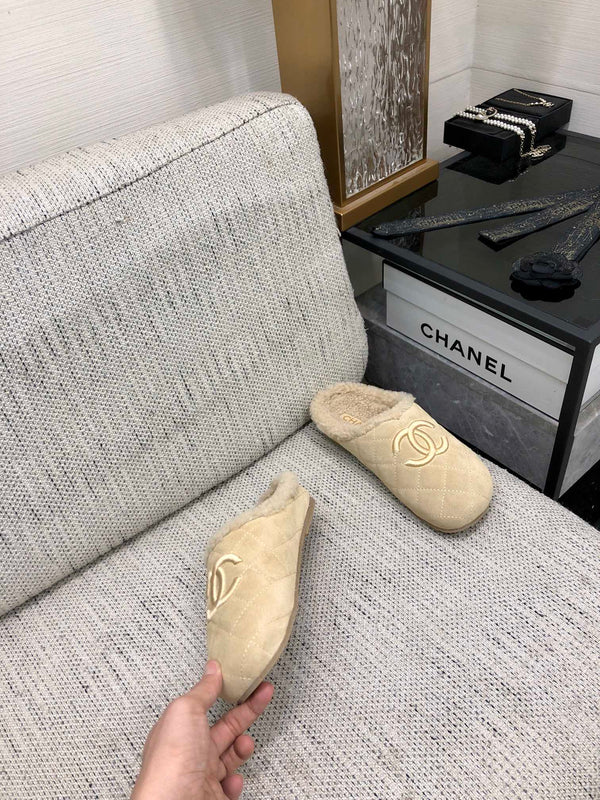 CC 26s Mules Beige Quilted Suede Shearling 970155