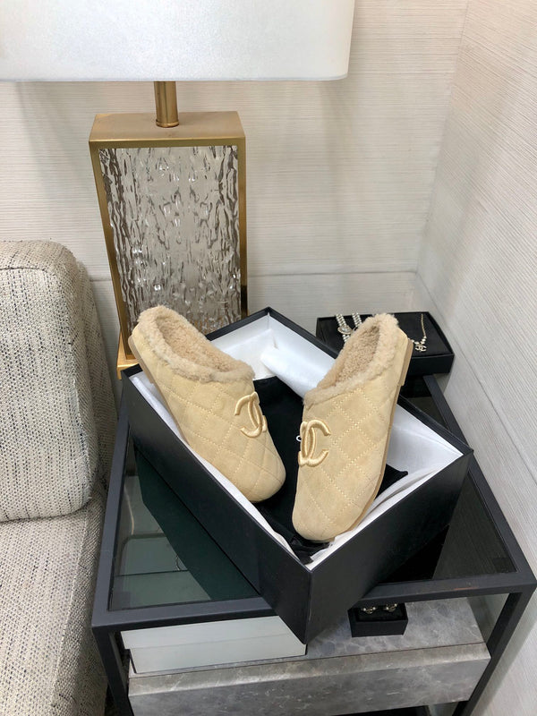 CC 26s Mules Beige Quilted Suede Shearling 970155