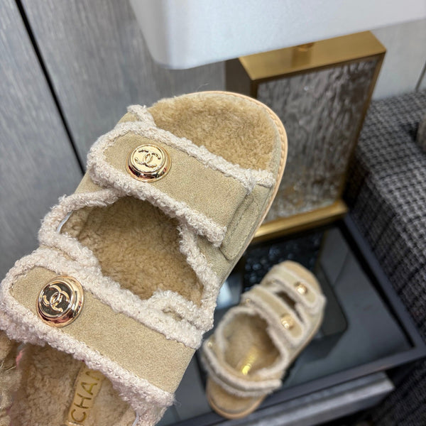 CC 26s Dad Sandals Light Khaki Suede Shearing 970115