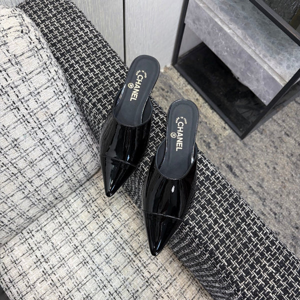 CC 2026 Pointed Toe Mule 4cm Black Patent Leather 688711