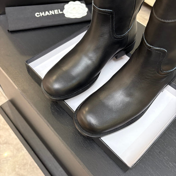 CC 2025 Short Boot Black Sheepskin 550659