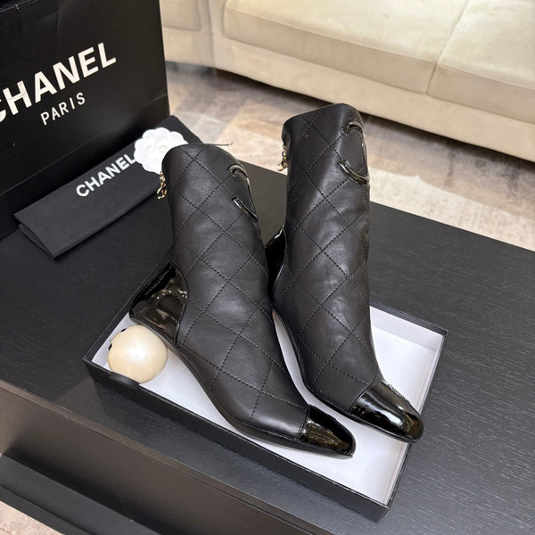 CC 26s Mid-Calf Pearl Boots 6.5CM  Black Quited Calfskin 957731