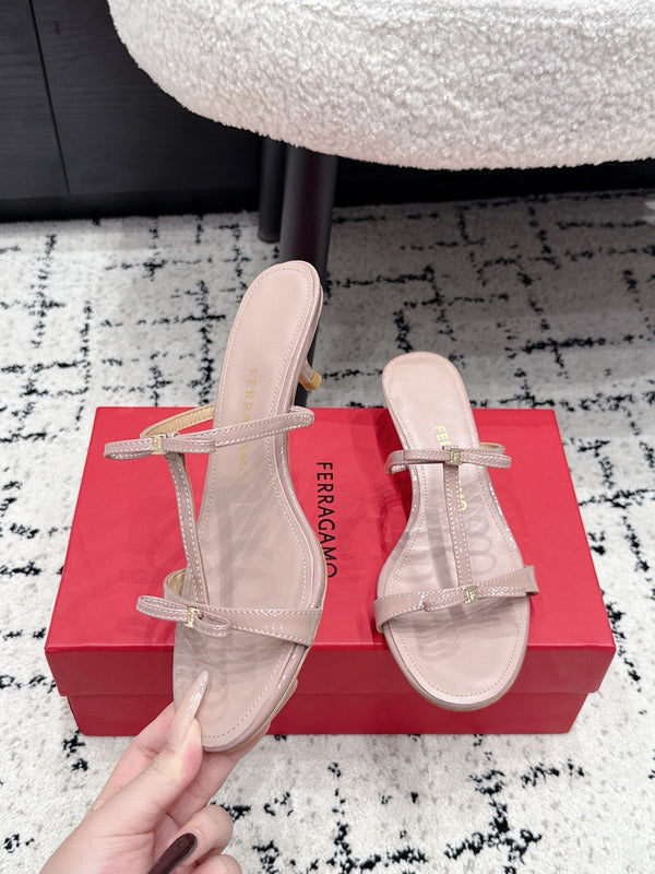 FG 26s T-strap Slippers Light Pink Leather 923515