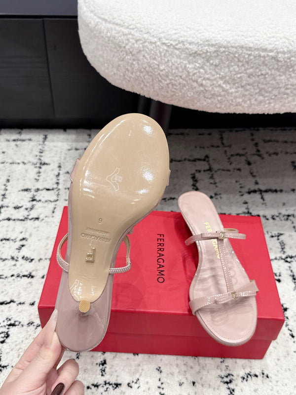 FG 26s T-strap Slippers Light Pink Leather 923515
