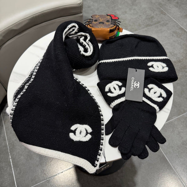CC Hat Scarf Gloves Set White Black Kni470400