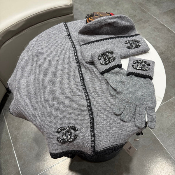 CC Hat Scarf Gloves Set Gray Black Knit 470402