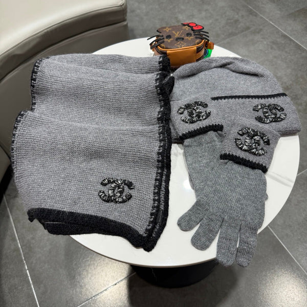 CC Hat Scarf Gloves Set Gray Black Knit 470402
