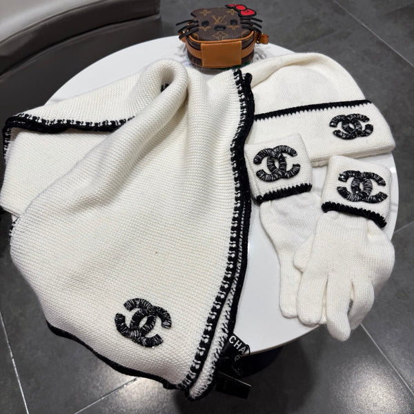 CC Hat Scarf Gloves Set White Black Knit 470403