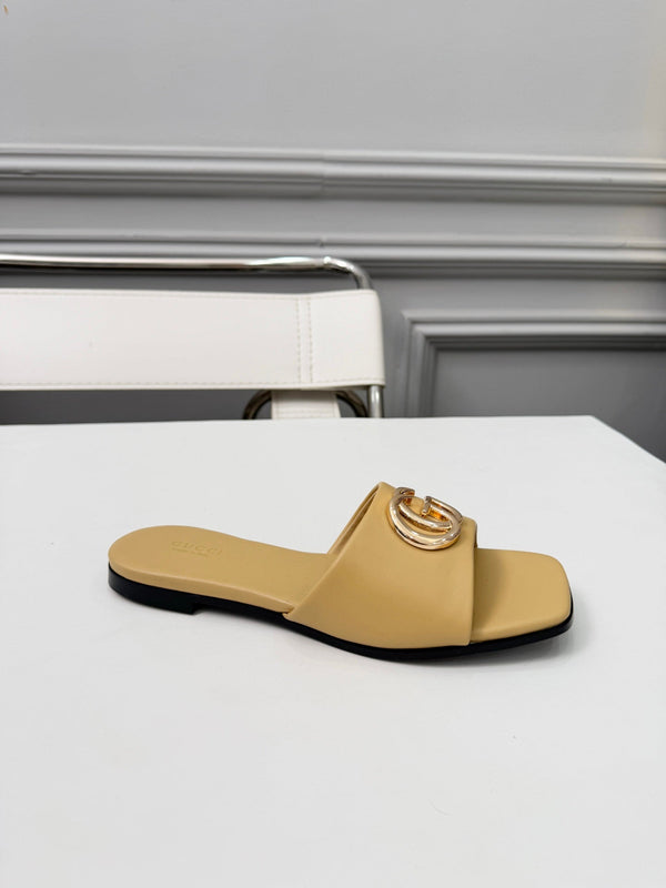 GG 2026 Early Spring Mule Beige Sheepskin 688519